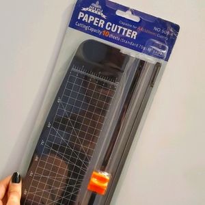 Paper cutter